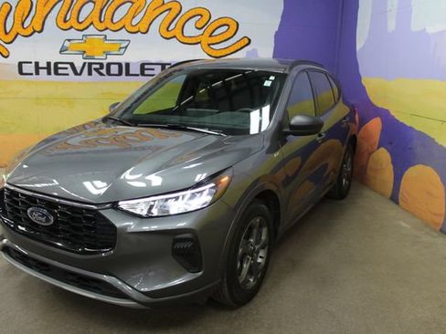 Used 2023 Ford Escape ST-Line w/ Tech Pack #1 AWD/4WD image 4