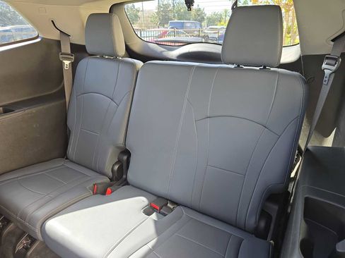 Used 2019 Buick Enclave Premium w/ Experience Buick Package image 13