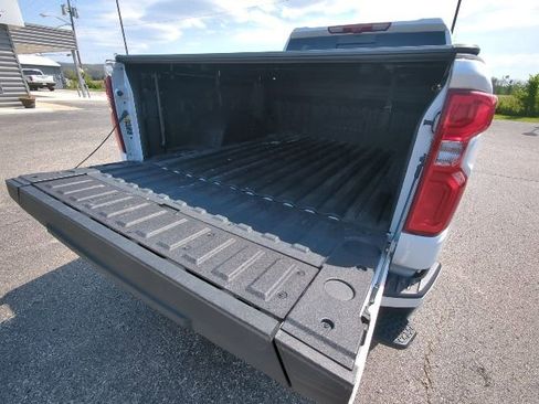 Used 2024 Chevrolet Silverado 1500 High Country AWD/4WD image 37