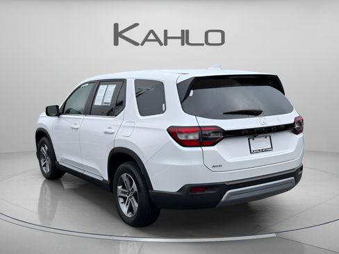 Used 2025 Honda Pilot EX-L image 3