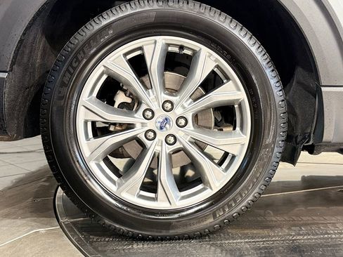 Used 2022 Ford Explorer XLT w/ Equipment Group 202A image 24