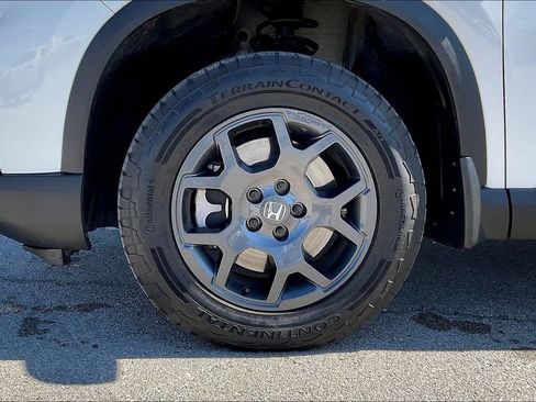 Used 2025 Honda Pilot TrailSport image 8