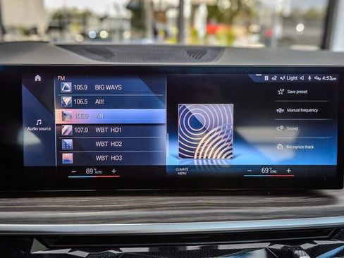 Used 2023 BMW X7 xDrive40i w/ M Sport Package image 23