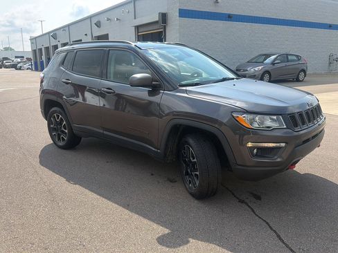Used 2019 Jeep Compass Trailhawk AWD/4WD image 11