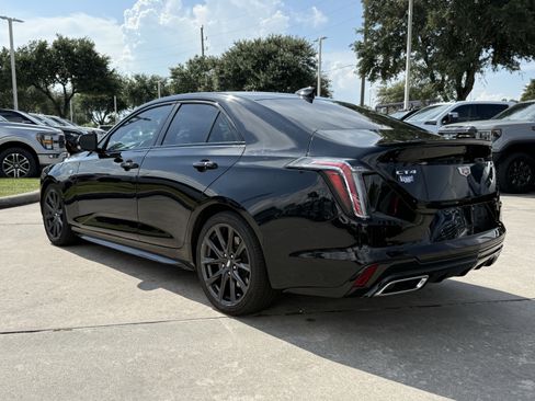 Used 2023 Cadillac CT4 Sport RWD image 7