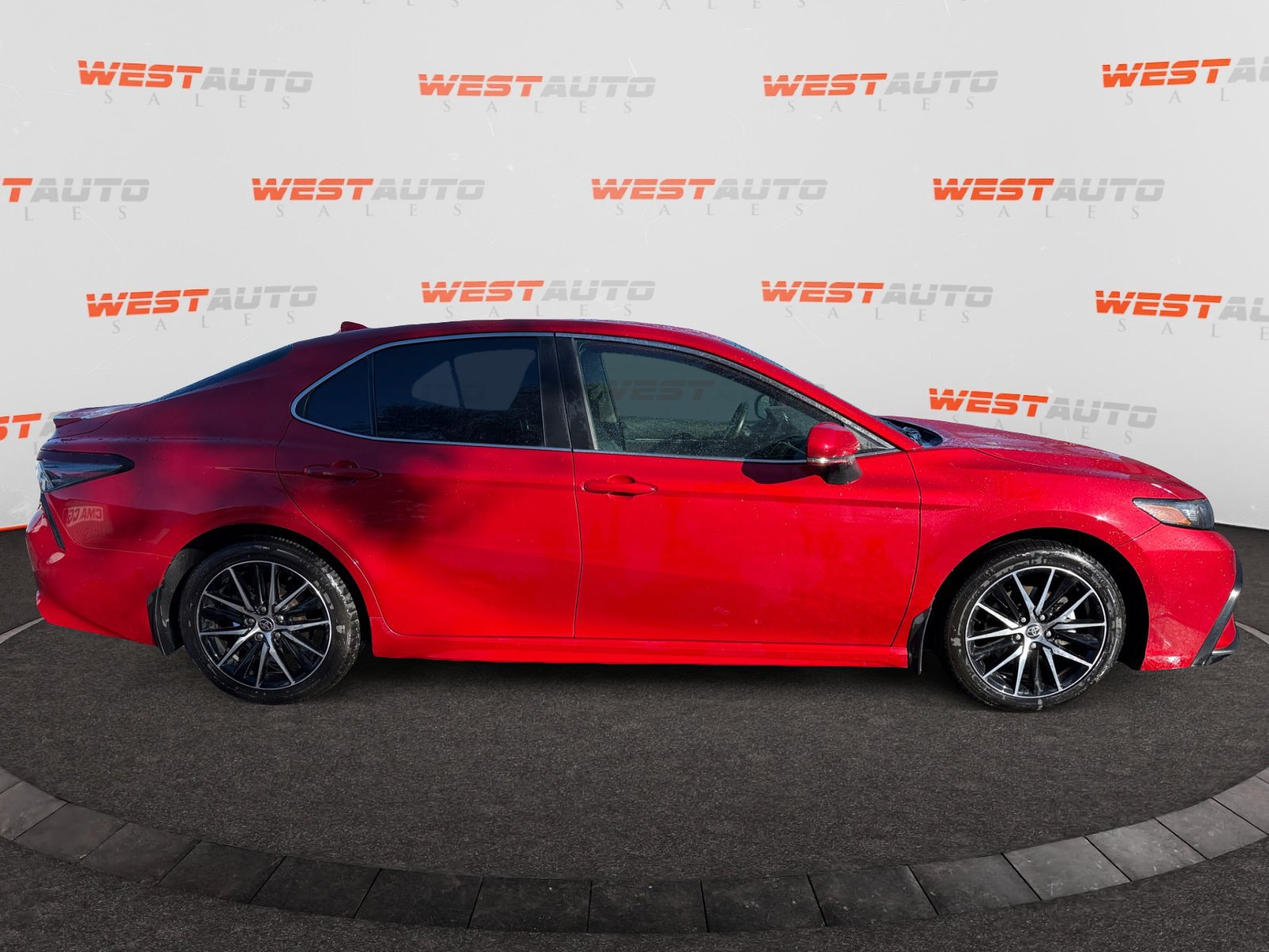 Used 2023 Toyota Camry SE FWD image 6