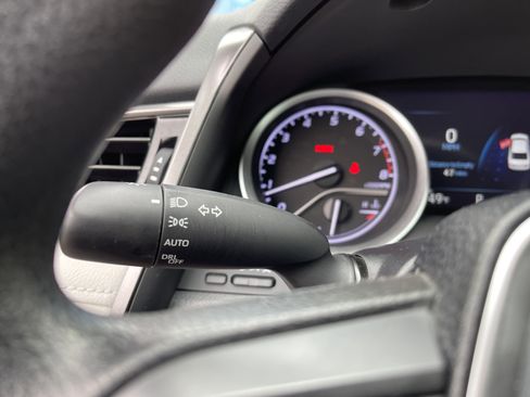 Used 2022 Toyota Camry LE image 19