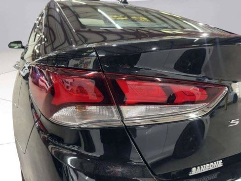 Used 2019 Hyundai Sonata Limited w/ Ultimate Package 04 FWD image 12