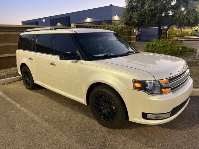 Used 2018 Ford Flex SEL w/ Class III Trailer Tow Package FWD image 2