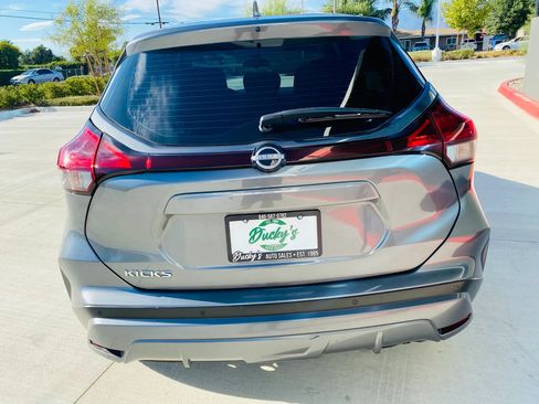 Used 2023 Nissan Kicks S FWD image 5