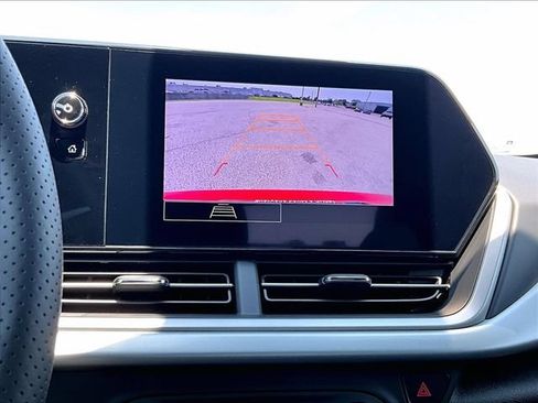 New 2026 Chevrolet Trax RS w/ Sunroof Package FWD image 21
