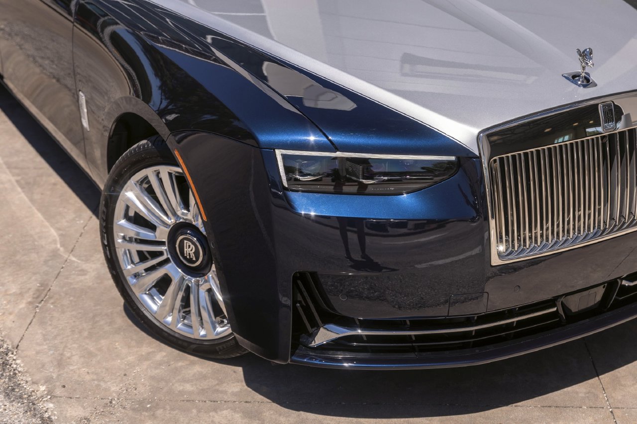 Certified 2025 Rolls-Royce Ghost AWD/4WD image 5
