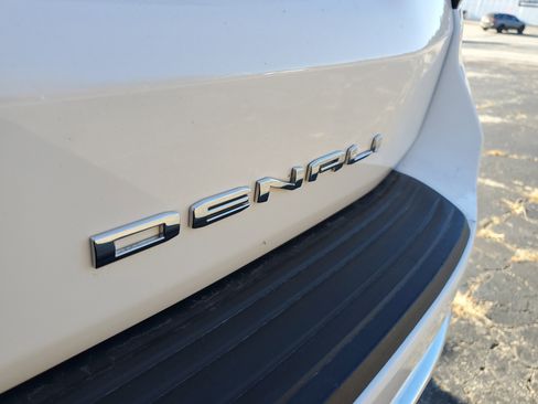 Used 2024 GMC Yukon XL Denali image 6