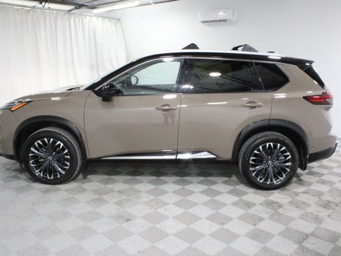 Used 2024 Nissan Rogue Platinum w/ Platinum Premium Package AWD/4WD image 30
