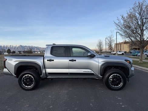 New 2025 Toyota Tacoma TRD Off-Road image 5