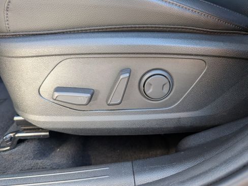 Used 2025 Kia Sportage EX w/ Premium Package image 16