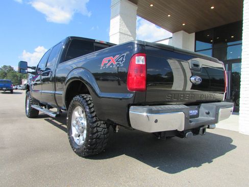 Used 2014 Ford F250 Lariat w/ Lariat Ultimate Package image 3