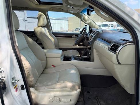 Used 2018 Lexus GX 460 Premium AWD/4WD image 14