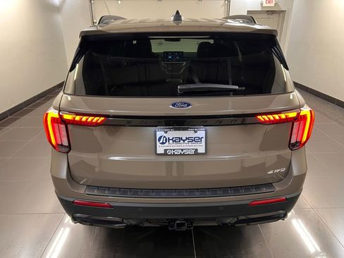 New 2026 Ford Explorer ST-Line w/ ST-Line Street Pack AWD/4WD image 5