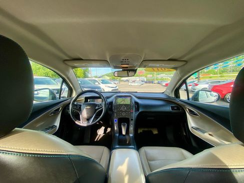 Used 2011 Chevrolet Volt Premium w/ Premium Trim Package FWD image 14