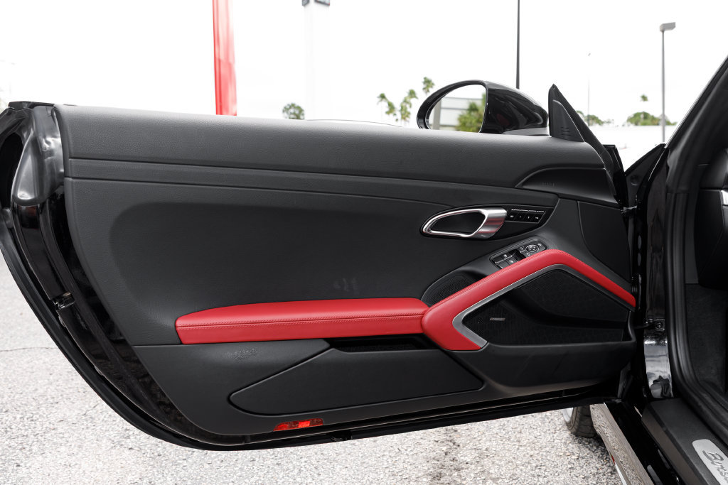 Used 2025 Porsche 718 Boxster RWD image 43