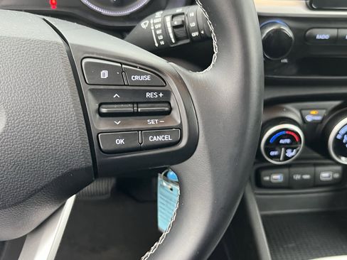 Used 2022 Hyundai Venue SEL image 20