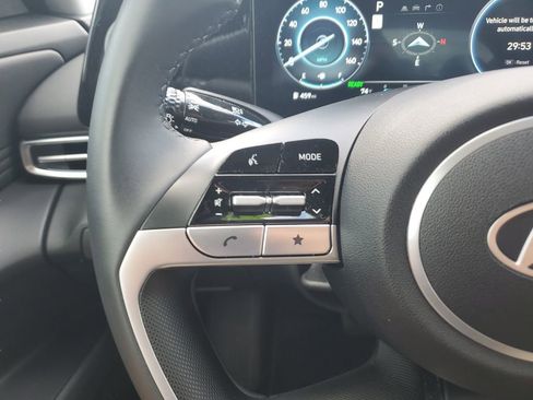 Certified 2025 Hyundai Elantra Limited FWD image 20
