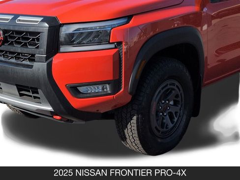 Used 2025 Nissan Frontier PRO-4X w/ Pro Convenience Package image 11