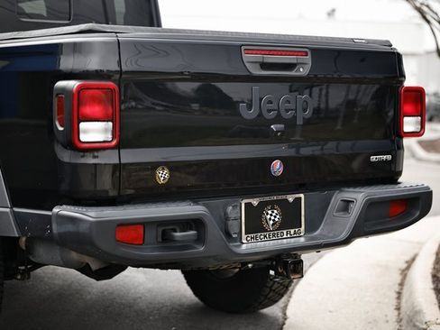 Used 2021 Jeep Gladiator Willys image 9