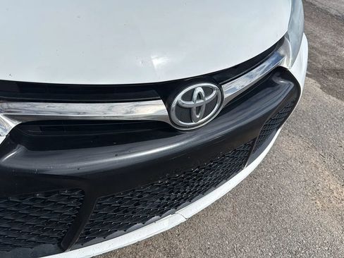 Used 2017 Toyota Camry SE image 25