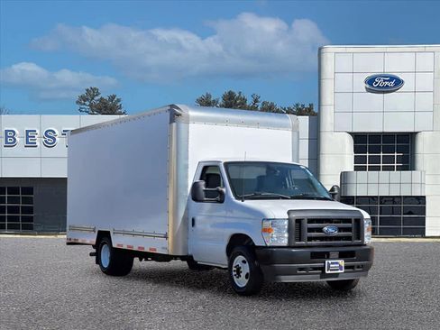 Used 2024 Ford E-350 and Econoline 350 Super Duty w/ Driver's Safety Package RWD image 1