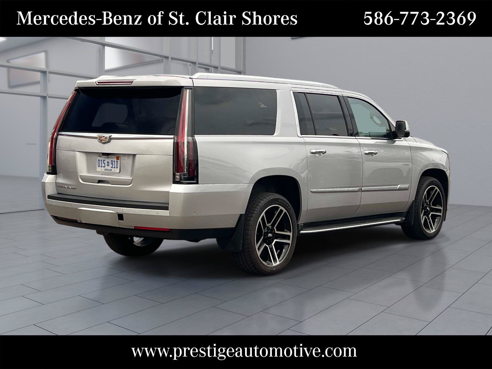 Used 2020 Cadillac Escalade ESV Luxury AWD/4WD image 6