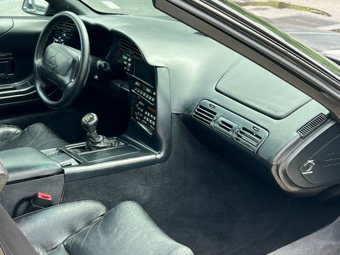 Used 1995 Chevrolet Corvette Coupe RWD image 18