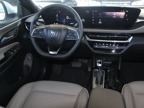Used 2024 Buick Envista Sport Touring FWD image 9