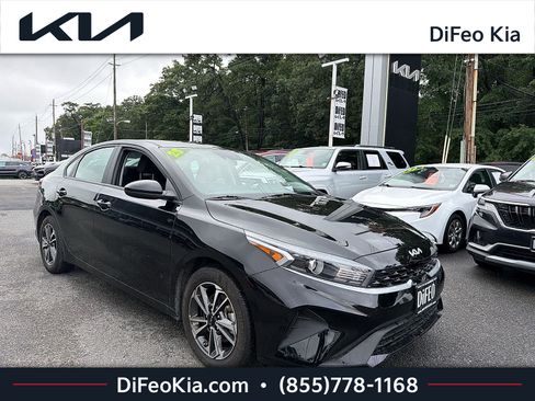 Certified 2023 Kia Forte LXS FWD image 1