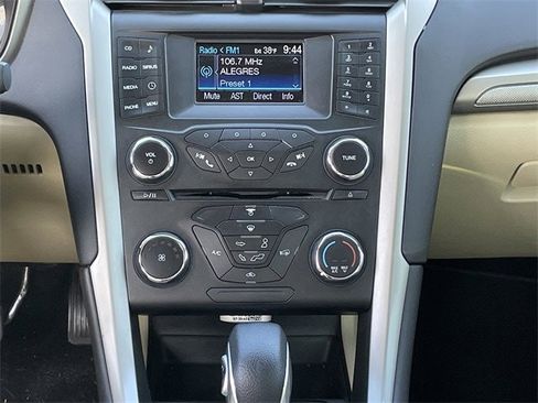 Used 2014 Ford Fusion SE image 16