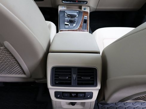 Used 2018 Audi Q5 2.0T Premium Plus w/ Premium Plus Package image 26