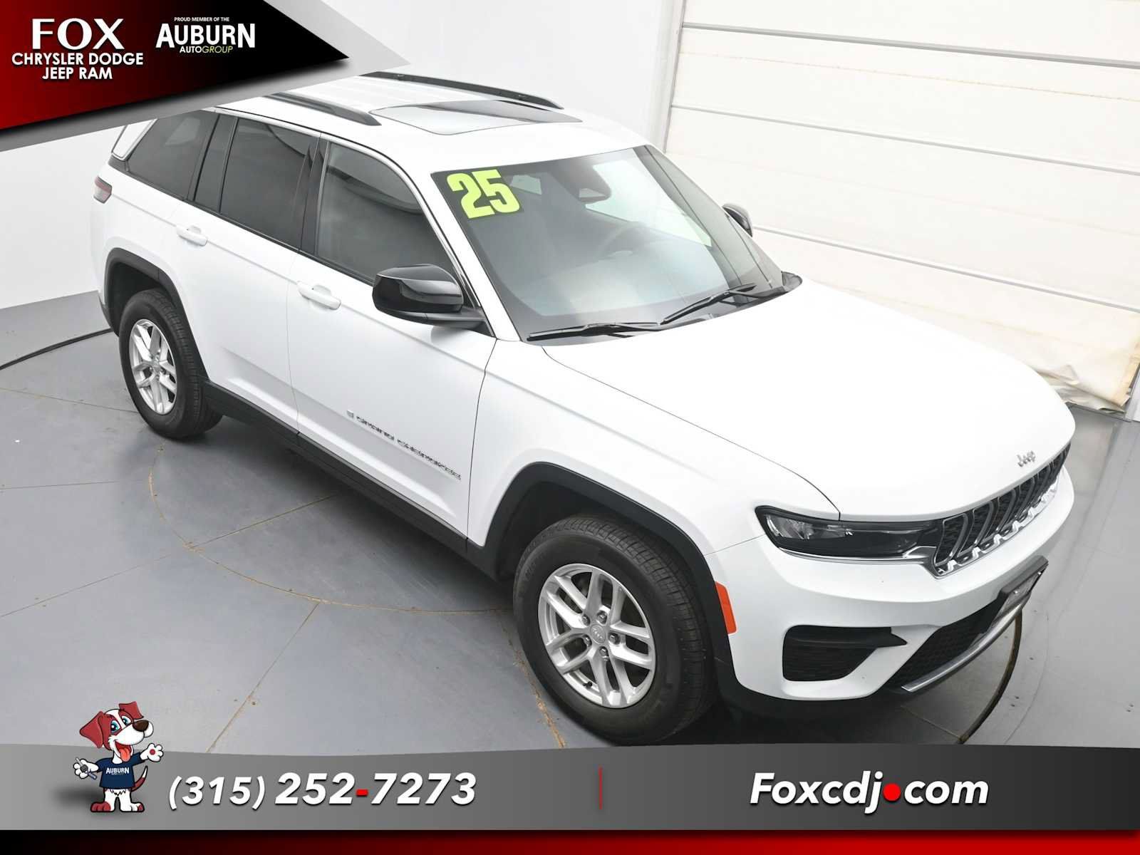 Used 2025 Jeep Grand Cherokee Laredo X w/ Luxury Tech Group I AWD/4WD image 28