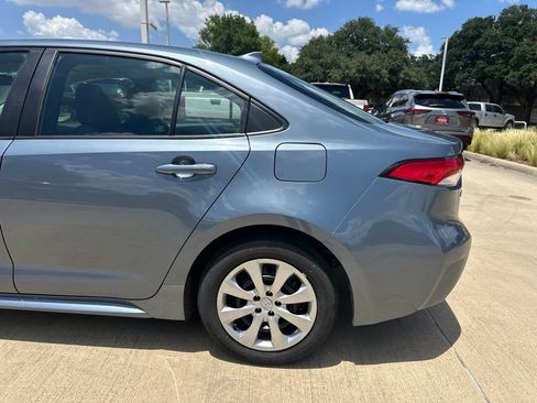 Used 2022 Toyota Corolla LE FWD image 7
