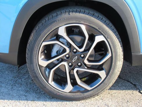 New 2026 Chevrolet Trax RS w/ Sunroof Package image 7