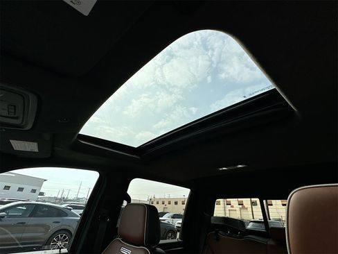 Used 2024 GMC Sierra 3500 Denali Ultimate image 34