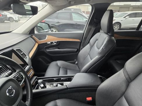 Used 2023 Volvo XC90 B5 Plus AWD/4WD image 2