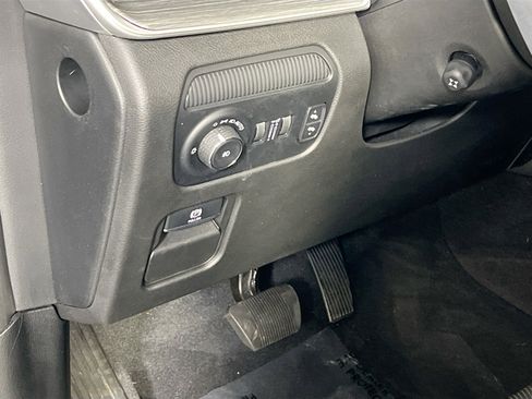 Used 2022 Jeep Wagoneer Series II AWD/4WD image 10