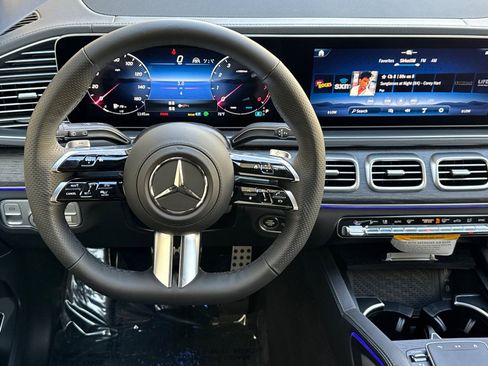 New 2026 Mercedes-Benz GLS 450 4MATIC image 25