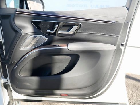 Used 2023 Mercedes-Benz EQS 450+ SUV image 38