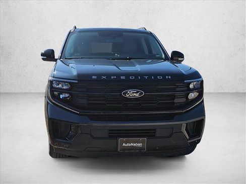 New 2025 Ford Expedition Active image 8