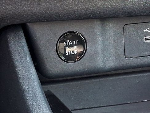 Used 2024 Nissan Rogue S AWD/4WD image 22