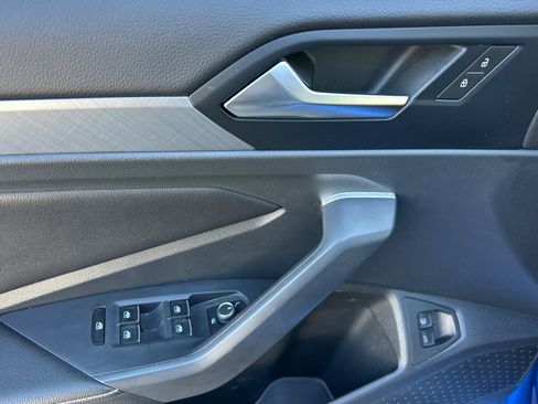 Used 2024 Volkswagen Jetta SE w/ Panoramic Sunroof Package image 10