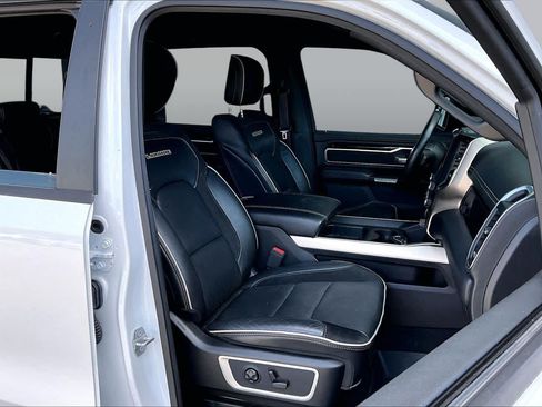 Used 2019 RAM 1500 Laramie w/ Sport Appearance Package AWD/4WD image 9
