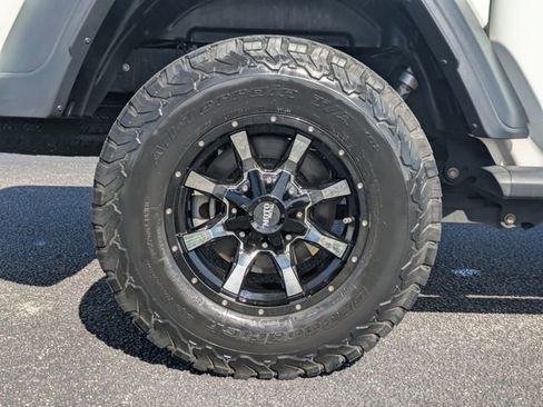Used 2020 Jeep Gladiator Sport w/ Quick Order Package 24S AWD/4WD image 11